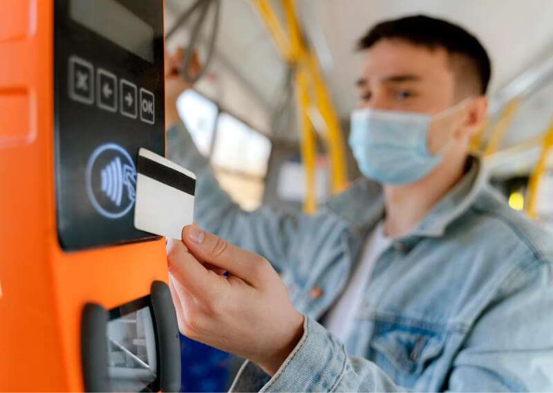 O benefício do vale-transporte e a possibilidade de seu pagamento em dinheiro